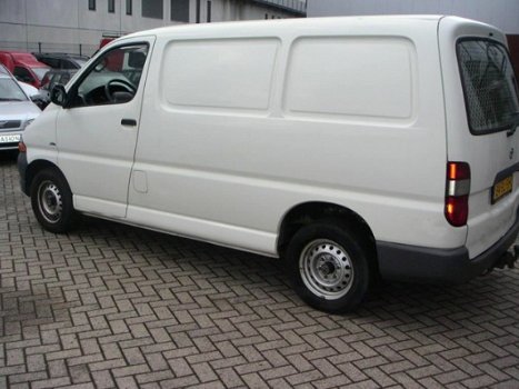 Toyota HiAce - 2.5 D4-D 90 Base - 1