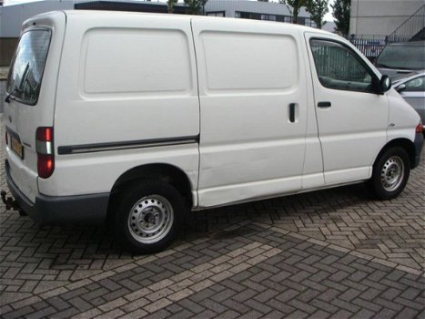 Toyota HiAce - 2.5 D4-D 90 Base - 1