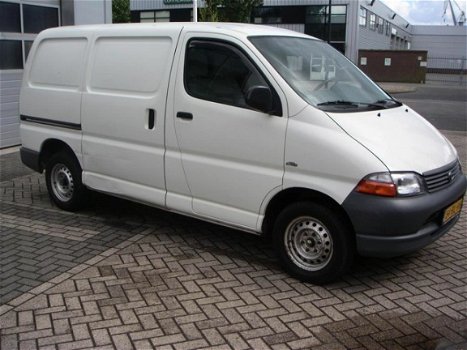 Toyota HiAce - 2.5 D4-D 90 Base - 1