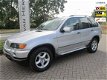 BMW X5 - 3.0i Executive /CLIMATE EN CRUISE CONTROL/YOUNG TIMER/LEDER/PDC v+a/TREKHAAK enz - 1 - Thumbnail