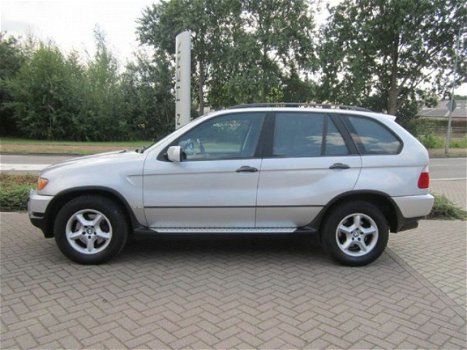 BMW X5 - 3.0i Executive /CLIMATE EN CRUISE CONTROL/YOUNG TIMER/LEDER/PDC v+a/TREKHAAK enz - 1