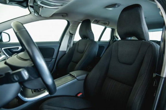 Volvo V60 - T3 Kinetic, Business Pack Pro - Afbeelding 2