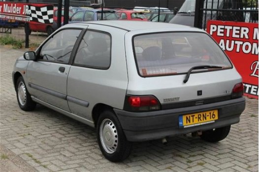 Renault Clio - 1.2 Symbol Peter Mulder JR Emmer-Compascuum - 1