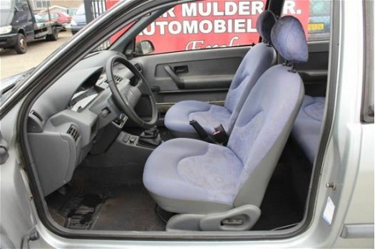 Renault Clio - 1.2 Symbol Peter Mulder JR Emmer-Compascuum - 1