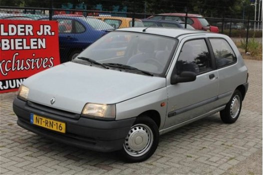 Renault Clio - 1.2 Symbol Peter Mulder JR Emmer-Compascuum - 1