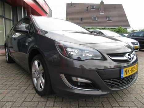 Opel Astra Sports Tourer - 1.4 Turbo Edition 140-pk | AIRCO | CRUISE CONTROL | LM VELGEN | BLUETOOTH - 1