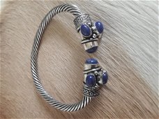 Handgemaakte zwaar verzilverde Armband met Lapis Lazuli