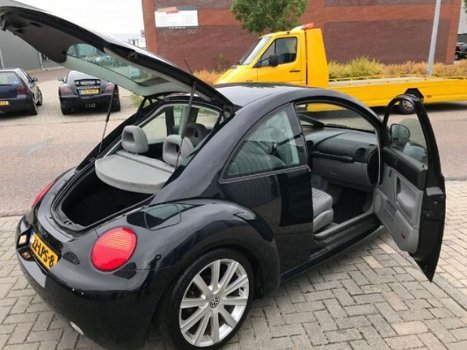 Volkswagen New Beetle - 2.0 Highline - 1