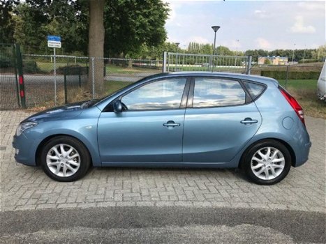 Hyundai i30 - 1.6crdi style APK 08-2019 veel opties - 1