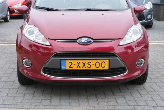 Ford Fiesta - 1.6 TDCI ECONETIC TREND Clima, PDC, LM Velgen, Goed Onderhouden Facturen Zijn Aanwezig - 1