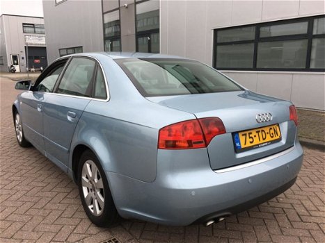 Audi A4 - 2.0 TDI 140pk met Xenon, PDC, Leder - 1