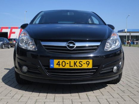 Opel Corsa - 1.2-16V '111' EDITION Automaat - 1