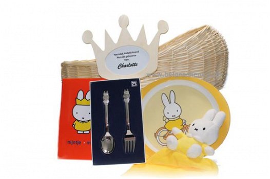 Geboortecadeau Nijntje Miffy met naam van de Baby - 1