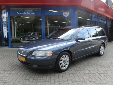 Volvo V70 - 2.4D Edition II AUTOMAAT - 1