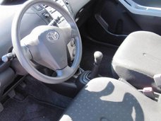 Toyota Yaris - 1.3 16v VVT-i Linea Terra