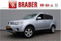 Mitsubishi Outlander - 2.4 INSPIRE 2WD SPECIAL EDITION | Airco | Navi | Trekhaak | 16