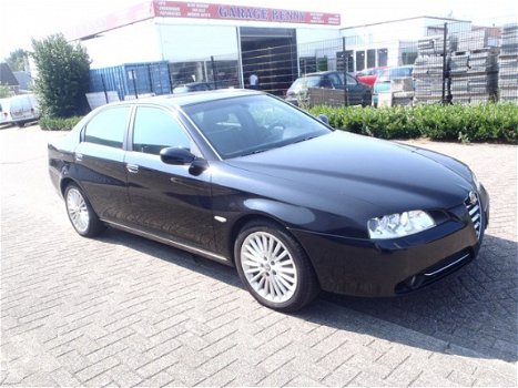 Alfa Romeo 166 - 2.4 JTD MULTIJET Distinctive - 1