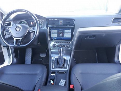 Volkswagen Golf - e-Golf Leer stoelverwarming camera clima keyless ledverlichting parkeersensoren st - 1