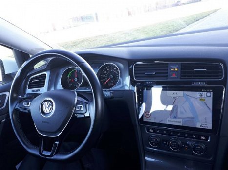 Volkswagen Golf - e-Golf Leer stoelverwarming camera clima keyless ledverlichting parkeersensoren st - 1