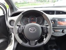 Toyota Yaris - 1.0 VVT-i BI-TONE CLIMA/BLUETOOTH/CAMERA