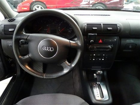Audi A3 - 1.6 ATTRACTION Automaat Airco Climate control - 1
