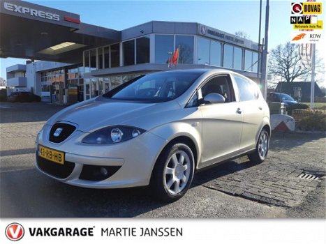 Seat Altea - 1.6 Stylance TREKHAAK - NAVIGATIE - AIRCO - PARKEERSENSOREN - CRUISE CONTROL - 1