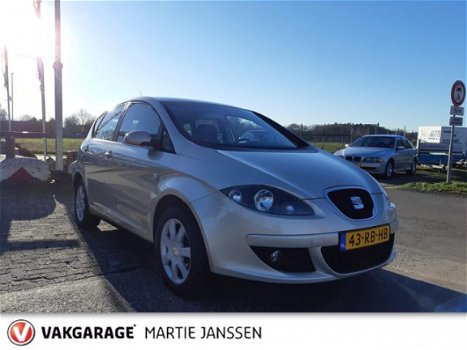 Seat Altea - 1.6 Stylance TREKHAAK - NAVIGATIE - AIRCO - PARKEERSENSOREN - CRUISE CONTROL - 1