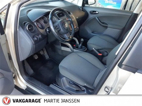 Seat Altea - 1.6 Stylance TREKHAAK - NAVIGATIE - AIRCO - PARKEERSENSOREN - CRUISE CONTROL - 1