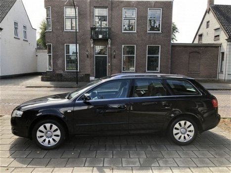 Audi A4 - 2.0 TDI Pro Line Business NAVI XENON PDC ZEER MOOI - 1