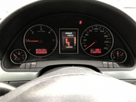 Audi A4 - 2.0 TDI Pro Line Business NAVI XENON PDC ZEER MOOI - 1