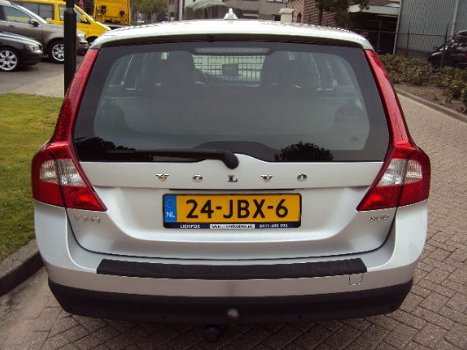 Volvo V70 - Diesel 2.0D 136 PK LIMITED ED. nw Distr. en APK - 1