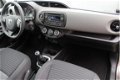 Toyota Yaris - 1.0 VVT-I COMFORT 5 DEURS/ AIRCO/ SAFETYSENSE - 1 - Thumbnail