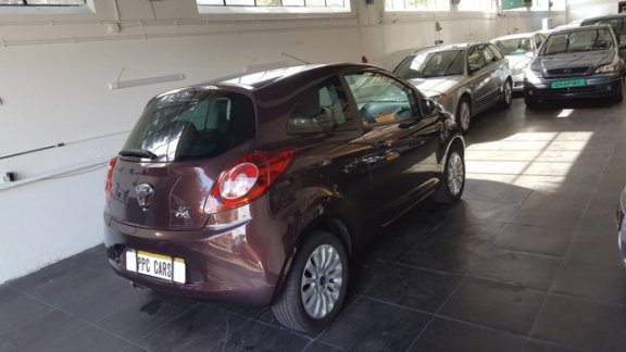 Ford Ka - 1.2 TITANIUM Bomvol optie's dealeronderhouden - 1