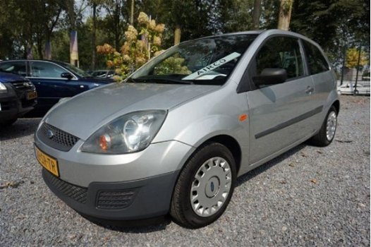 Ford Fiesta - 1.3 style 51kW airco stuurbk - 1