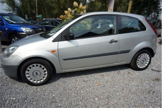 Ford Fiesta - 1.3 style 51kW airco stuurbk - 1