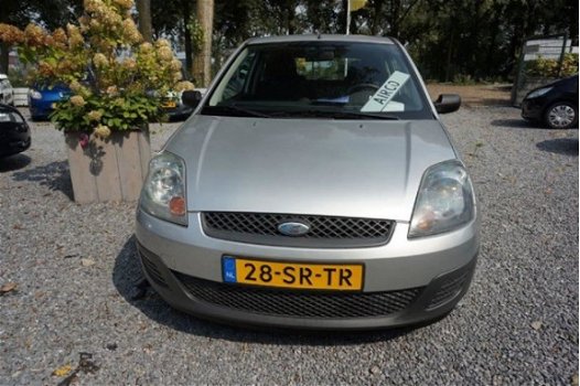 Ford Fiesta - 1.3 style 51kW airco stuurbk - 1