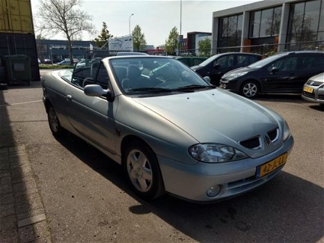 Renault Mégane Cabrio - Mégane 1.4-16V Expression / apk 8-2019 - 1