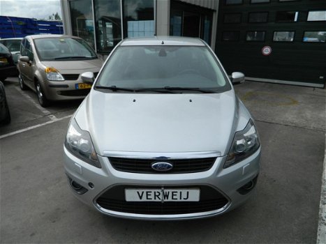 Ford Focus - 2.0 TDCI 100KW 5D POWERSHIFT Titanium - 1