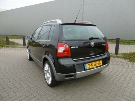 Volkswagen Polo - 1.4-16V Cross 5 Deurs Airco Zwart - 1