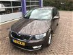 Skoda Octavia - 1.6 TDI Greenl. Bns * NAVIGATIE * AIRCO - 1 - Thumbnail