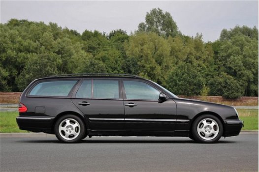 Mercedes-Benz E-klasse Combi - 270 CDI Avantgarde | youngtimer - 1