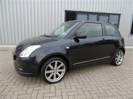 Suzuki Swift - 1.3 GLS Airco Zwart LM Wielen 17 Inch - 1