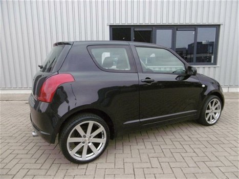 Suzuki Swift - 1.3 GLS Airco Zwart LM Wielen 17 Inch - 1