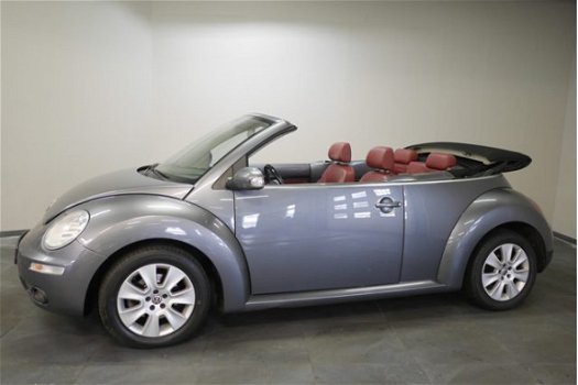 Volkswagen New Beetle Cabriolet - 1.9 TDI Highline - 1