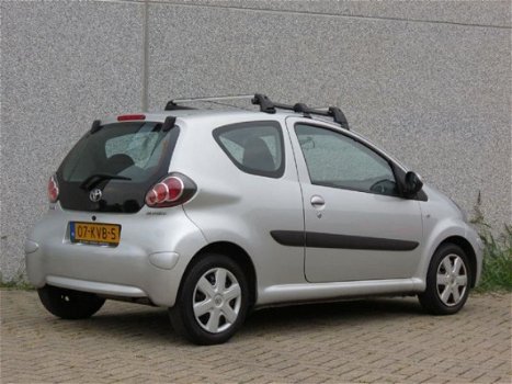 Toyota Aygo - 1.0-12V Nette auto met AIRCO incl. APK en nieuwe ACCU - 1