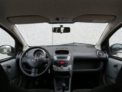 Toyota Aygo - 1.0-12V Nette auto met AIRCO incl. APK en nieuwe ACCU - 1