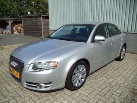 Audi A4 - 2.0 TDI Advance*NAVI*ECC*PDC*CRUISE - 1