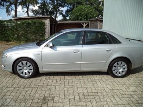 Audi A4 - 2.0 TDI Advance*NAVI*ECC*PDC*CRUISE - 1