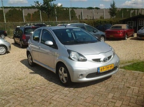 Toyota Aygo - 1.0-12V Sport zeer lux.s weinig km. 78000 - 1