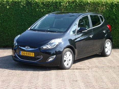 Hyundai ix20 - 1.6I I-CATCHER AUTOMAAT Airco, navigatie, cruise control, panoramadak - 1